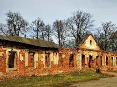 Kasztelan zbudował, Łukaszenka zrujnował. Teraz chce pół miliona dolarów za polski pałac (WIDEO)