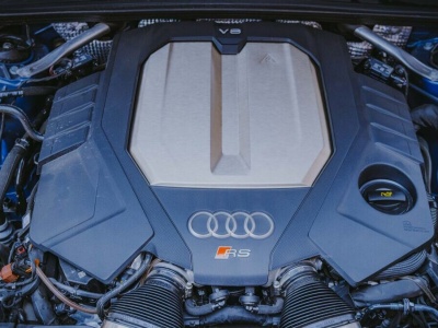 Silniki spalinowe po 2035 r.  oficjalnie uratowane. Bruksela odpuszcza