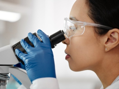 Ultradźwięki i nanocząsteczki zmiękczają tkankę guza, poprawiając dostarczanie leku