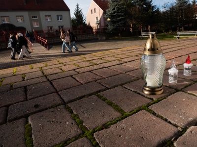 Tragedia w Jeleniej Górze. 11-latka zamordowana nożem przez koleżankę