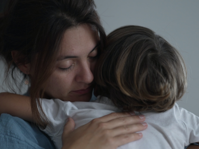 Wypalenie rodzicielskie to nie słabość. To skutek presji i braku wsparcia