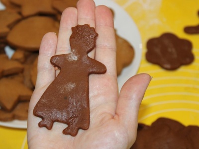 Przepis na świąteczne pierniczki bez pieczenia. Piekarnik idzie w odstawkę. Tak jest szybciej
