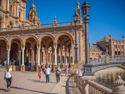 Podróże po Hiszpanii za 250 zł. To opcja prawie idealna