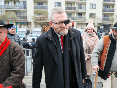 Polityczne trzęsienie ziemi w sondażu. Ogromny triumf Grzegorza Brauna