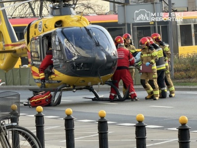Rowerzysta wjechał na czerwonym świetle. Został potrącony przez dostawczaka. Na miejscu lądował śmigłowiec LPR