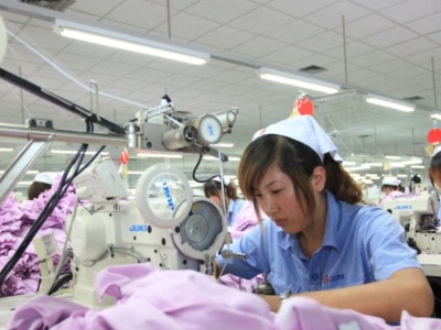 Popularne ubrania mogą szkodzić. Chemikalia atakują ważny układ