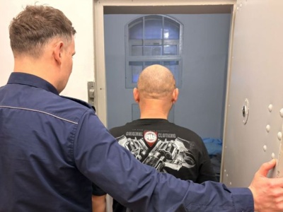 Awantura domowa przerodziła się w atak na policjantów