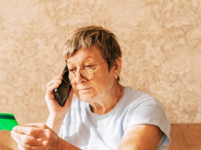 Jak nie paść ofiarą oszustwa podczas świątecznych zakupów online?