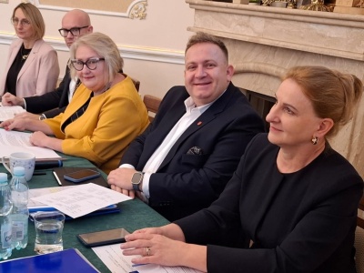 Bez podwyżki za śmieci, nadal bez budżetu za to z przerwą w obradach – XXII Sesja Rady Miejskiej w Andrychowie