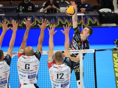 Kolejna bitwa w Klubowych Mistrzostwach Świata. Było 23:21 w tie-breaku