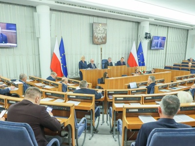 Budżet 2026 pod lupą Senatu. PiS: Ryzyko chaosu i dług