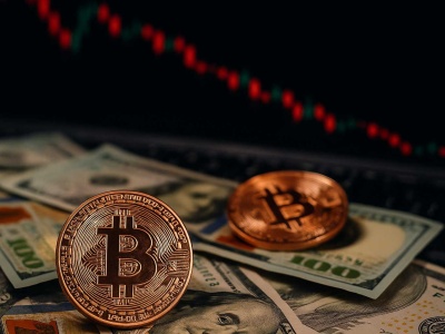 Bitcoin wystrzelił i zanurkował – eksperci tłumaczą co się dzieje