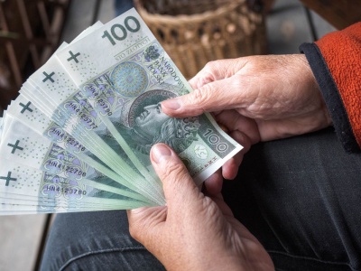 Wsteczne 800 plus dla seniorów. Jest propozycja nowego świadczenia. Chodzi o 