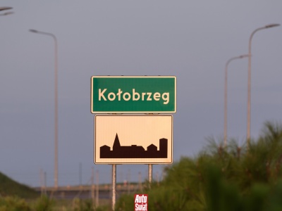 Kierowcy wciąż mylą znaczenie dwóch popularnych znaków. To może kosztować nawet pięć tys. zł