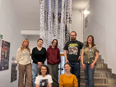 IA UWr składa świąteczne życzenia w archeologicznym i ekologicznym stylu