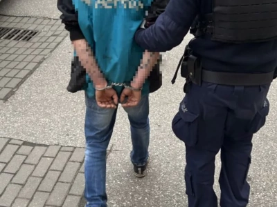 Nie zatrzymał się do kontroli. Dwudziestolatek trafił do celi