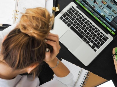 Dyplom w ręku, problemy z pracą. Coraz większe kłopoty pokolenia Z