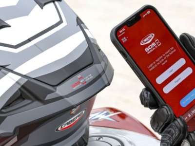 Chipy NFC w kaskach motocyklowych. Znany producent idzie o krok dalej