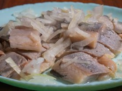 Prawdziwy matias czy podróbka? Tak sprzedawcy najczęściej nabierają klientów