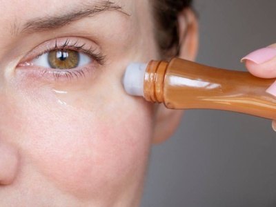 Ten krem z masażerem pomaga walczyć z zatrzymaną wodą w organizmie! Koniec z opuchlizną!