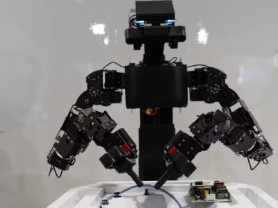 Hitachi wprowadza humanoidalne roboty z AI do fabryk. Japonia wkracza w nowy etap automatyzacji