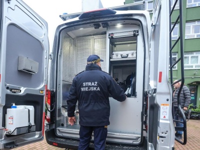 Nietypowy pojazd będzie jeździł po Warszawie. Smogowóz skontroluje piece