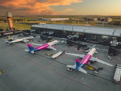 Trzy nowe trasy Wizz Air z Polski! Zyskają Kraków i Gdańsk
