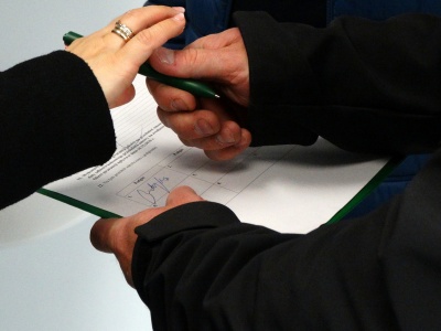 Nowa sala i zaplecze pedagogiczne w szkole w Łękach. Inwestycja odebrana