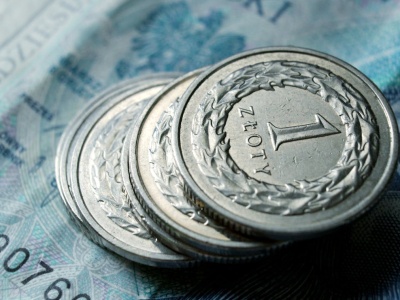 ZUS podał oficjalne dane. Tylu obcokrajowców sięgnie po polską emeryturę