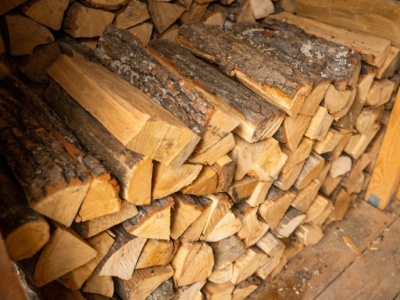 Palenie takim drewnem surowo wzbronione. Kara to nawet 5 tys. złotych