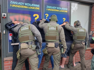 Trzy salony gier, a w nich 13 maszyn. Akcja KAS przeciwko nielegalnemu hazardowi