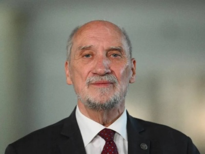 Macierewicz zrzekł się immunitetu w sprawach drogowych