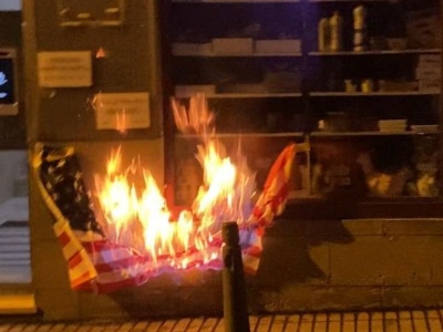 Protest przed konsulatem USA. Spalili flagę w obronie Wenezueli