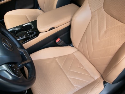 Lexus nie zamierza oddawać klientów Omodzie. Daje 34 tys. zł rabatu na 4,66-metrowego SUV-a i karuzela znów się kręci