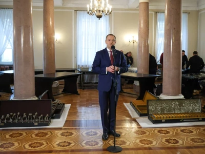 Weto Nawrockiego do flagowej zapowiedzi MEN. „To reforma prowadząca do chaosu”