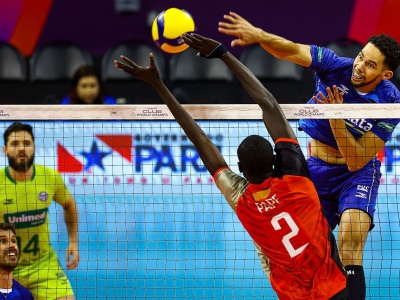 Honorowe pożegnanie zespołu z Kataru z KMŚ