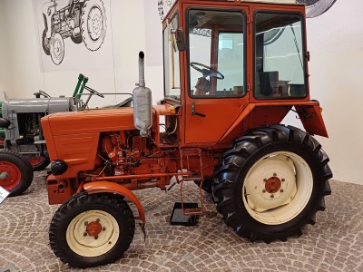 Władimirec T-25: czy jeszcze wart jest zainteresowania? Jakie ceny na koniec roku?