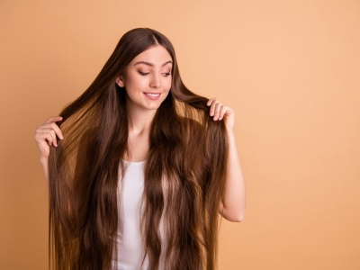 Dosyp trochę do szamponu. Koleżanki nie przestaną chwalić twoich włosów