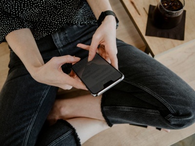 Jedni przerabiają burgery, inni szantażują marki odzieżowe. 