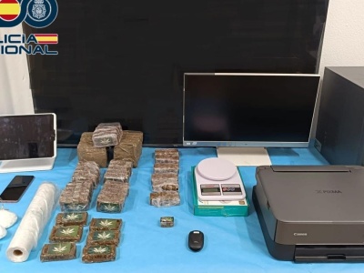 Barber shop na Gran Canaria krył punkt narkotykowy. Dwie zatrzymania