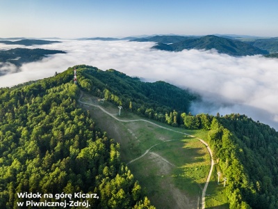 Święta, które smakują lepiej. Dlaczego trawienie zaczyna się od wody?