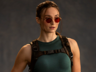 Sophie Turner jako nowa Lara Croft w serialu. Mamy pierwsze zdjęciu w kostiumie