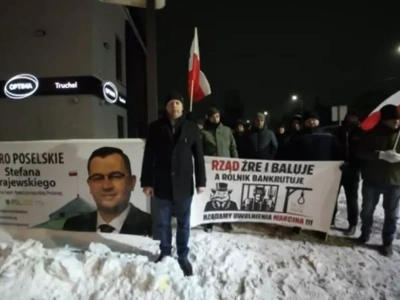 Rolnicy pikietują pod biurem ministra. Bronią kolegi z aresztu