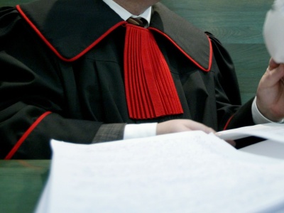 Prokurator pod telefonem będzie zbyt drogi