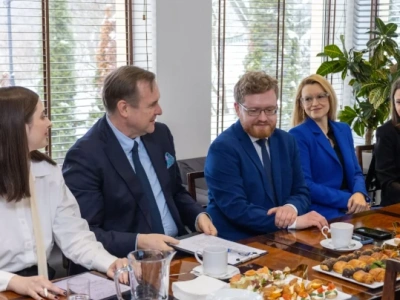 Plany Ministerstwa Cyfryzacji na 2026 r.: AI, cyfryzacja ochrony zdrowia i bezpieczeństwo dzieci w sieci