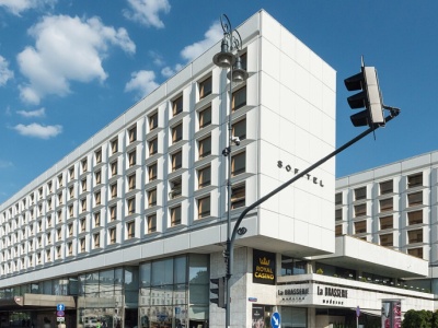 W PRL-u był symbolem zachodniego luksusu i tłem kultowych filmów. Hotel-ikona obchodzi 50 lat