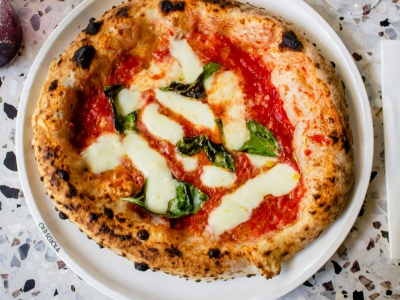 Pizza w Polsce droższa niż w Neapolu? Oto prawdziwy koszt Margherity nad Wisłą