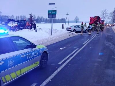 Z ostatniej chwili! Poważny wypadek pod Ciechanowem. Trzy osoby są poszkodowane