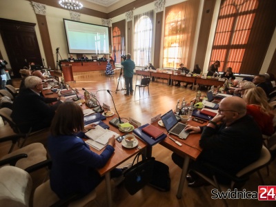 Budżet Świdnicy jeszcze bardziej na minusie? Deficyt ma wzrosnąć do blisko 24 milionów złotych