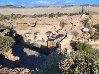 Jaskinie Teneryfy zamienione w techno-party i mieszkania